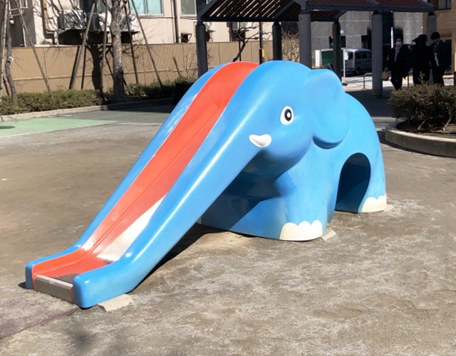 動物型すべり台