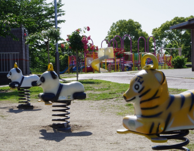 動物のスプリング遊具